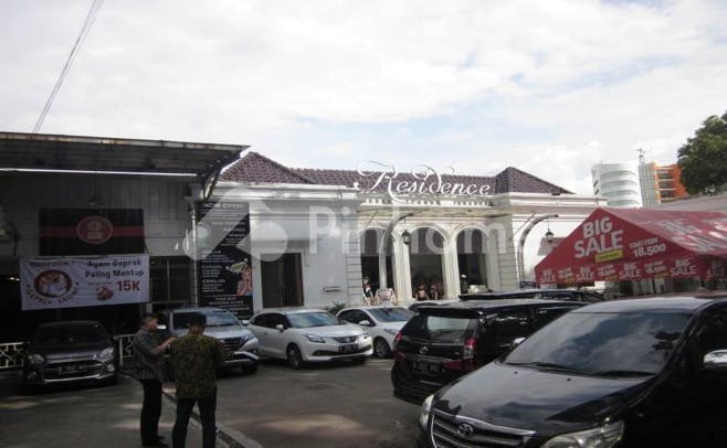 Jalan Cihampelas No 184 Kelurahan Cipaganti Kecamatan 